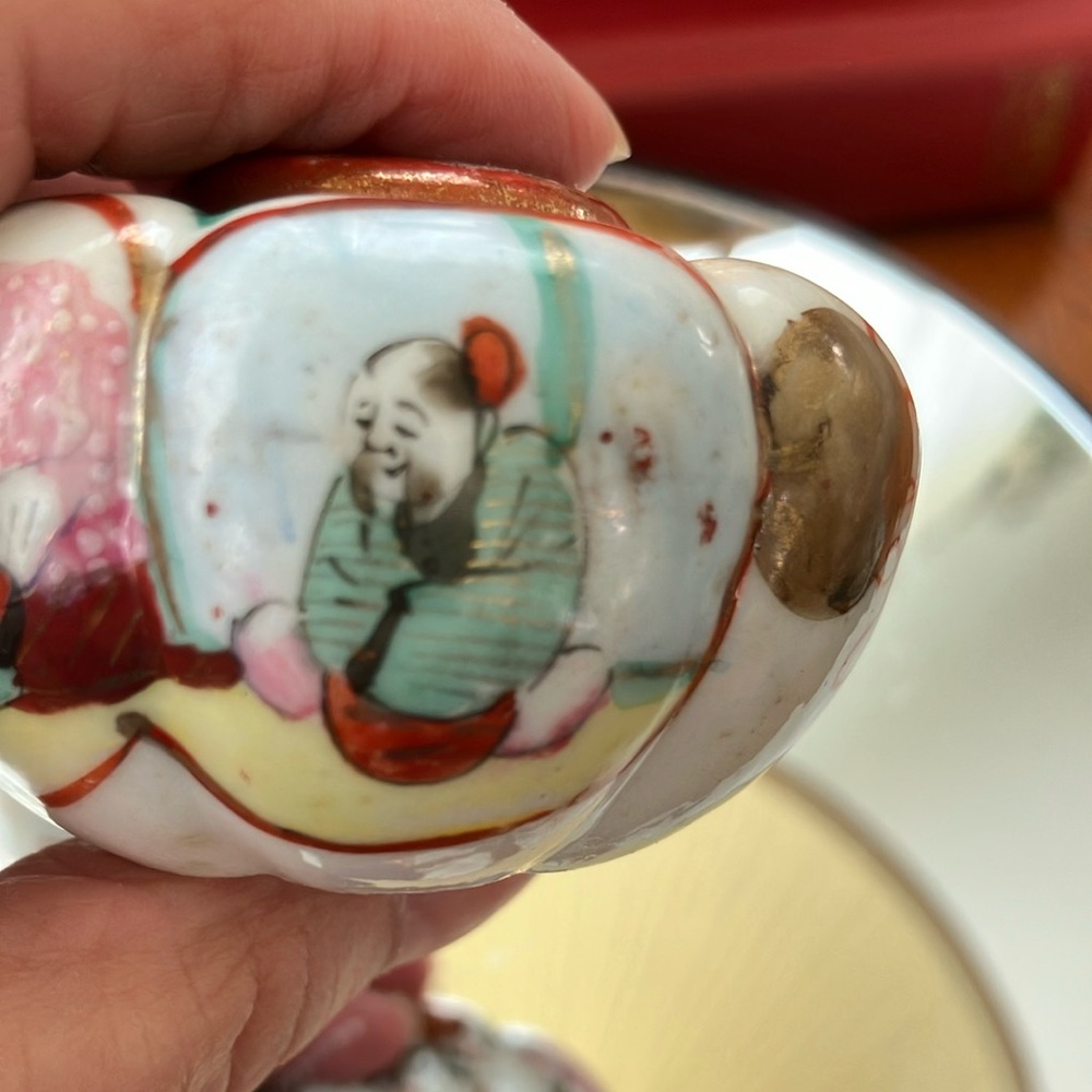 Vintage Geisha’s in Garden Ceramic Salt and Pepper Shakers HAND PAINTED 1930’s - Picture 15 of 16